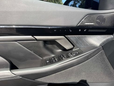 Certified 2025 BMW 530i xDrive image 17