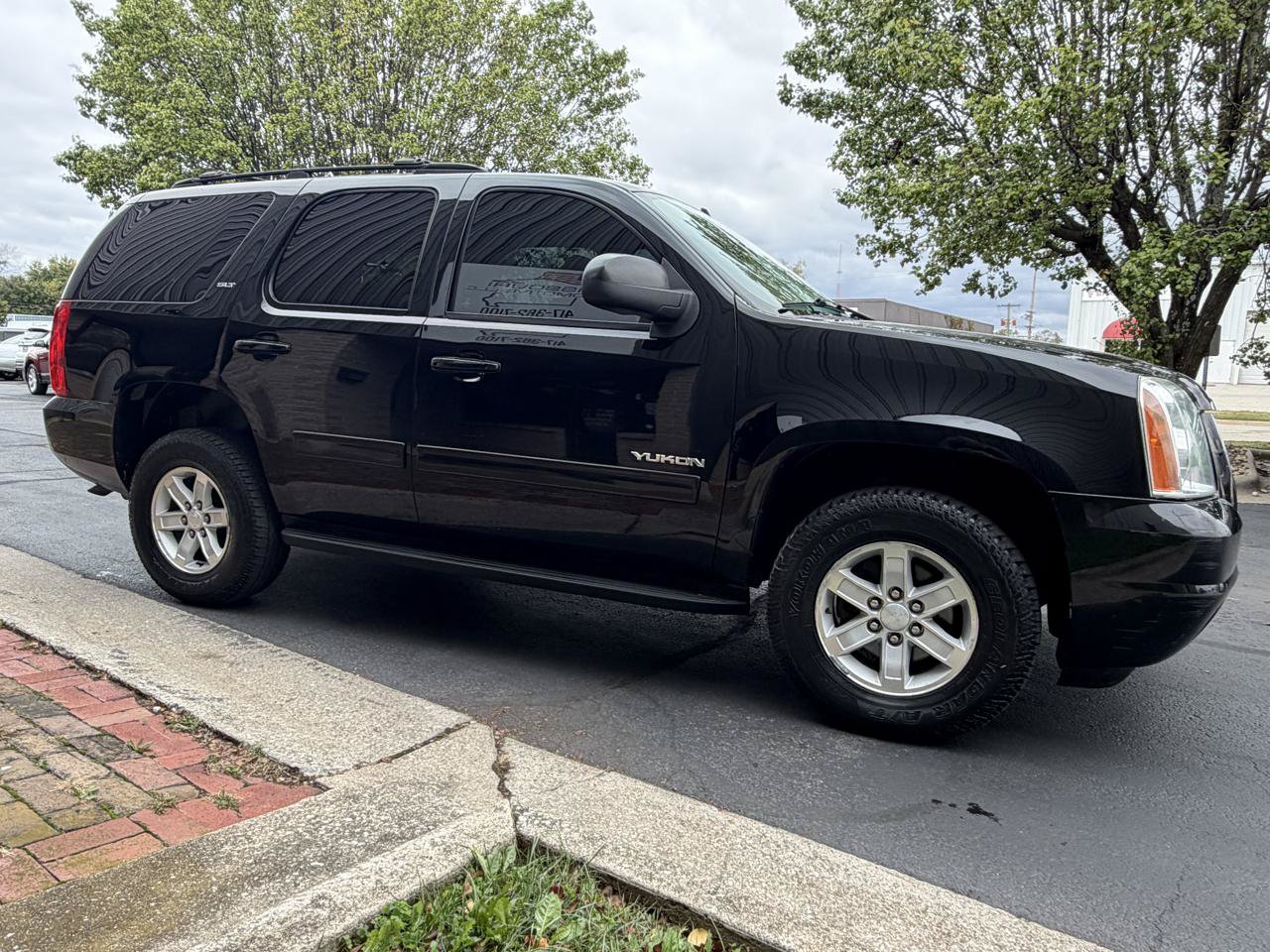 Used 2013 GMC Yukon SLT AWD/4WD image 10