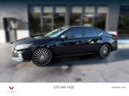 Used 2020 Nissan Altima 2.5 SR image 1