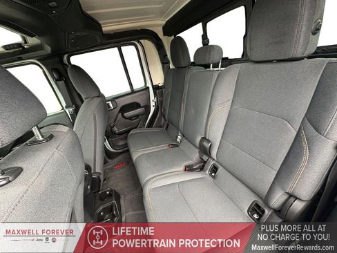 Used 2024 Jeep Gladiator Sport image 22