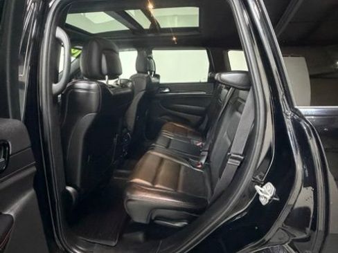 Used 2019 Jeep Grand Cherokee Trailhawk w/ Trailhawk Luxury Group AWD/4WD image 27