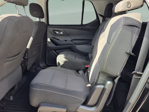 Used 2018 Chevrolet Traverse LT FWD image 10