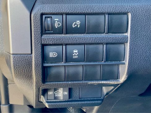 Used 2024 Toyota Tacoma TRD Off-Road image 50