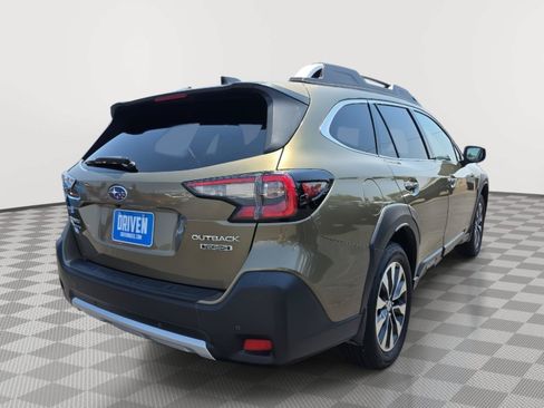 Used 2024 Subaru Outback Touring AWD/4WD image 4