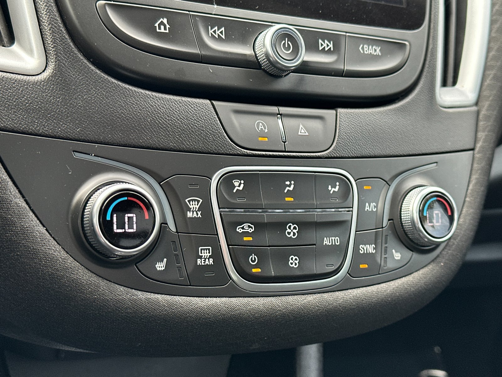 Used 2024 Chevrolet Malibu LT FWD image 19
