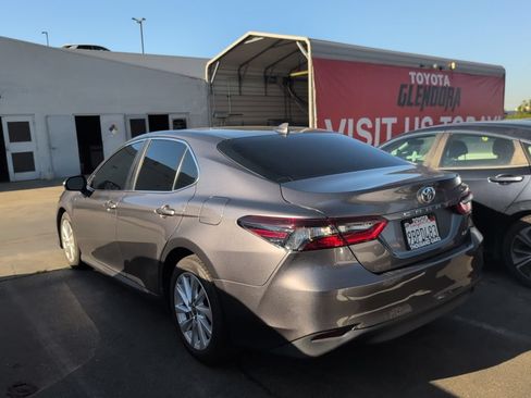 Used 2022 Toyota Camry LE w/ Carpet Mat Package (TMS) FWD image 5