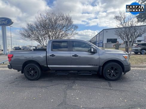Used 2024 Nissan Titan SV w/ SV Convenience Package image 1