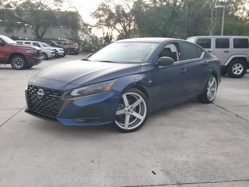 Used 2023 Nissan Altima 2.5 SR image 1