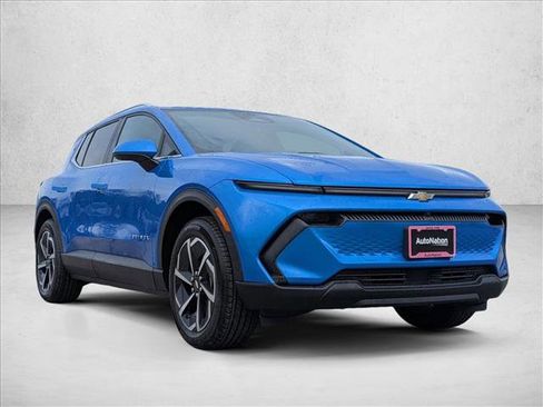 New 2026 Chevrolet Equinox EV LT image 3