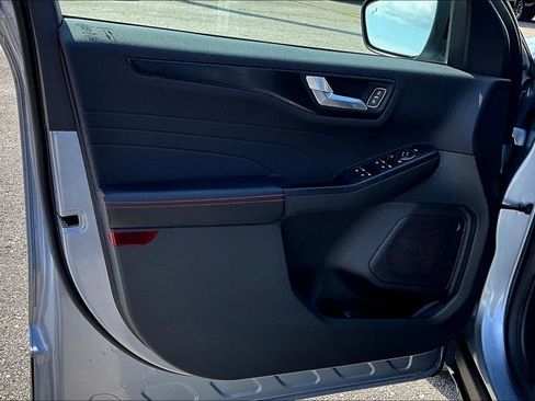 Used 2022 Ford Escape SEL w/ SEL Stealth AWD Package image 25