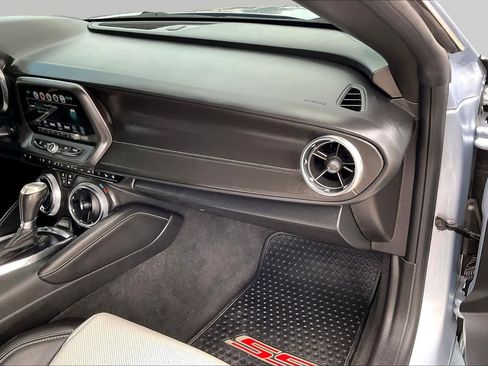 Used 2018 Chevrolet Camaro SS RWD image 15