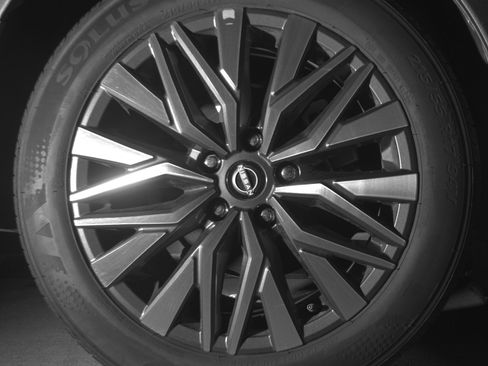 Used 2025 Nissan Altima 2.5 SV FWD image 15