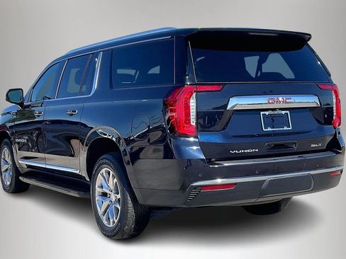 Used 2022 GMC Yukon XL SLT w/ SLT Premium Package image 4