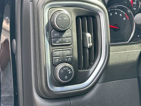 Used 2021 Chevrolet Silverado 1500 LT Trail Boss w/ Convenience Package II AWD/4WD image 10