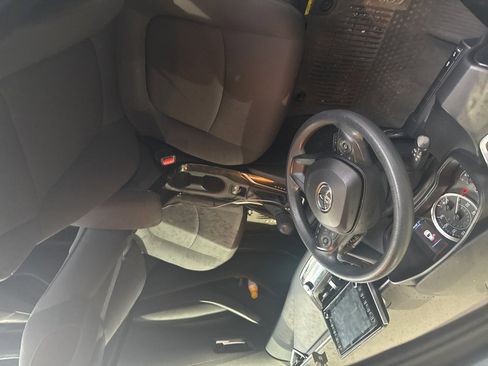 Certified 2020 Toyota Corolla LE image 4