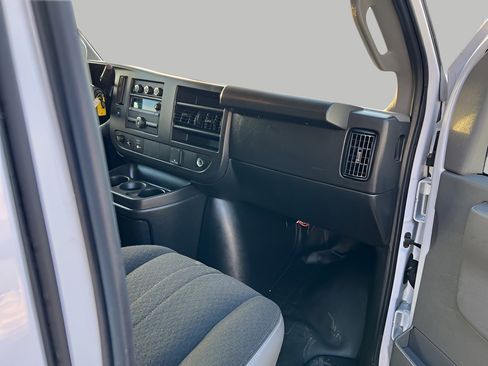 Used 2023 Chevrolet Express 2500 RWD 2500 135 w/ Driver Convenience Package image 29
