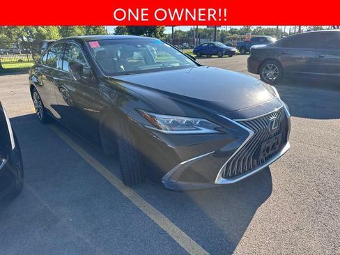 Used 2019 Lexus ES 350 Ultra Luxury w/ Accessory Package 2 FWD image 3