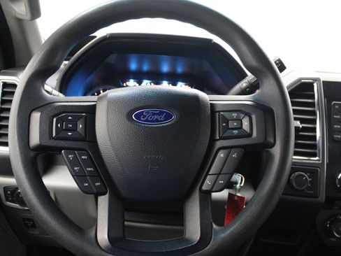Used 2016 Ford F150 XLT AWD/4WD image 27