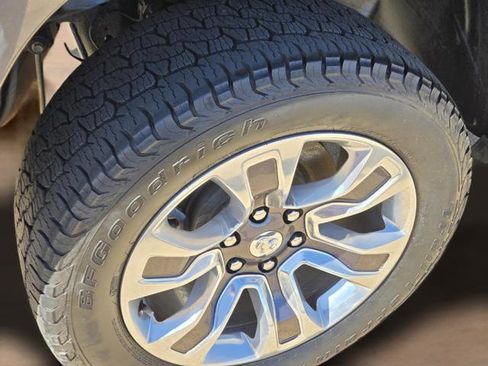 Used 2024 RAM 1500 Limited image 9