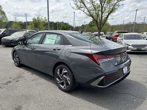 New 2026 Hyundai Elantra Limited FWD image 5