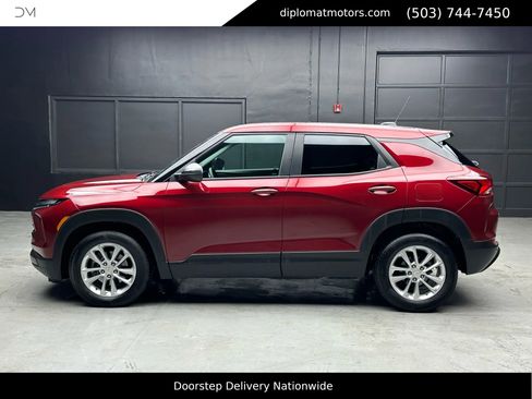 Used 2024 Chevrolet TrailBlazer LS w/ LS Convenience Package image 3