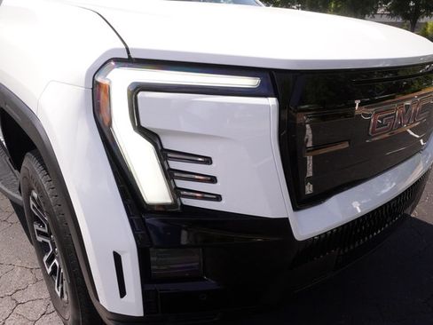 Used 2026 GMC Sierra EV Elevation AWD/4WD image 32