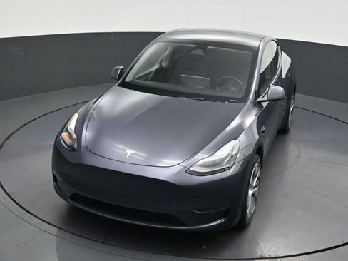 Used 2023 Tesla Model Y Long Range AWD/4WD image 21