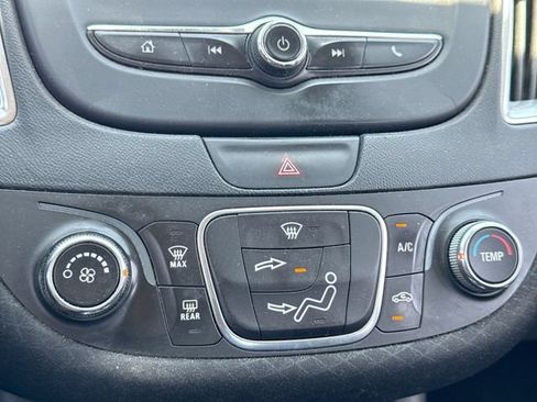 Used 2016 Chevrolet Malibu LT FWD image 18