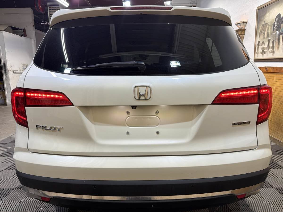 Used 2017 Honda Pilot Touring image 4