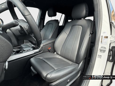 Used 2023 Mercedes-Benz EQB 300 4MATIC image 12
