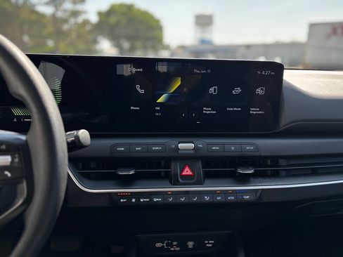 Used 2025 Kia K4 FWD image 15