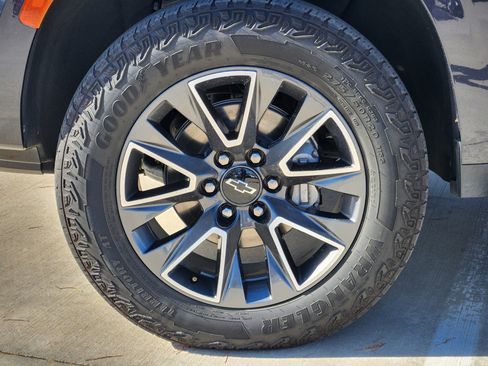Used 2023 Chevrolet Tahoe Z71 w/ Luxury Package image 14