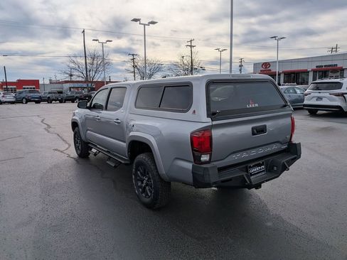 Used 2020 Toyota Tacoma SR5 image 8