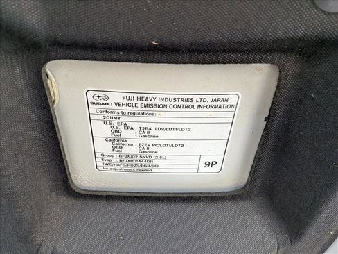 Used 2011 Subaru Outback 2.5i Limited w/ PWR Moonroof Pkg image 15