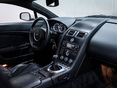 Used 2007 Aston Martin V8 Vantage Coupe RWD image 11
