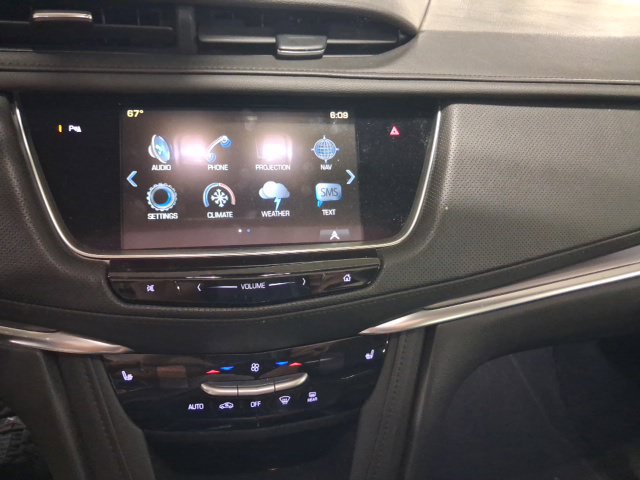 Used 2018 Cadillac XT5 Luxury w/ Driver Awareness Package AWD/4WD image 12