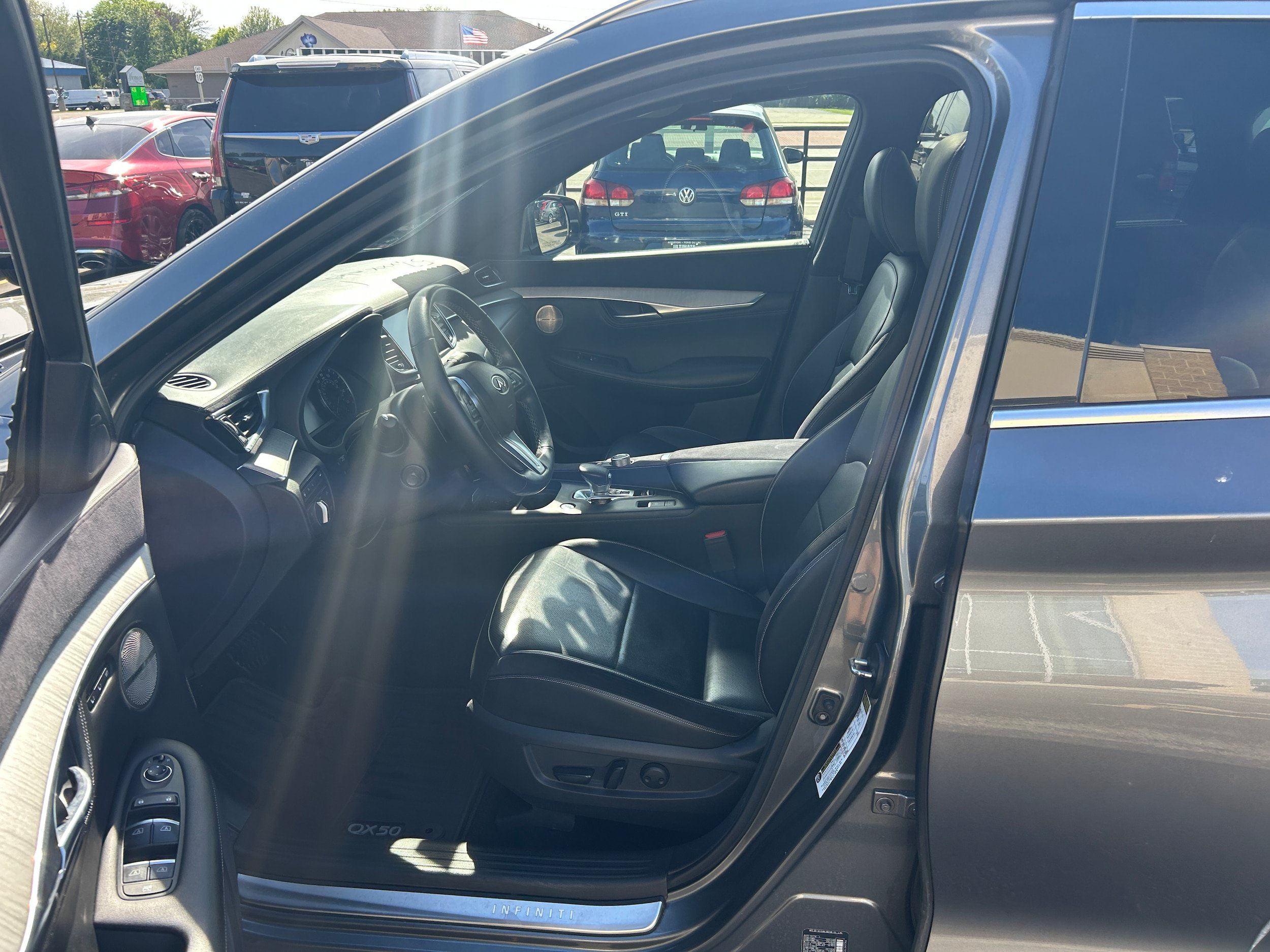 Used 2019 INFINITI QX50 Essential w/ Sensory Package AWD/4WD image 9