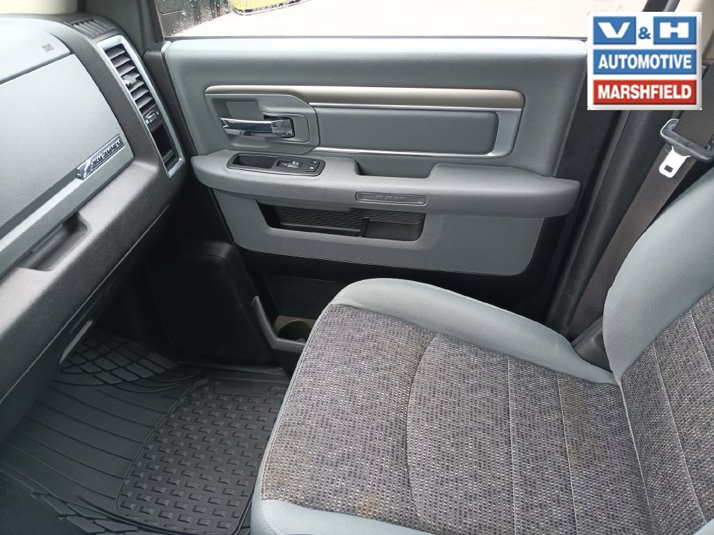 Used 2019 RAM 1500 Big Horn AWD/4WD image 12