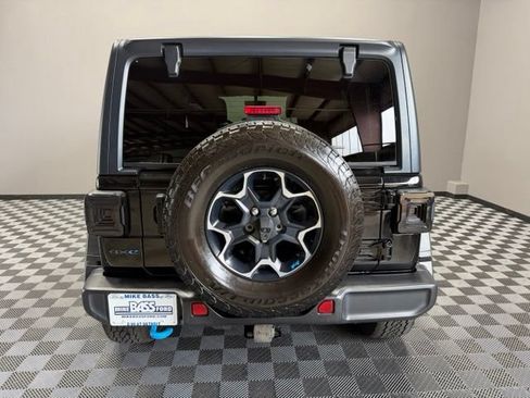 Used 2022 Jeep Wrangler Unlimited Rubicon 4xe w/ Cold Weather Group AWD/4WD image 11
