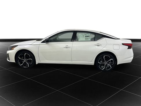 New 2025 Nissan Altima 2.5 SR w/ SR Premium Package image 2