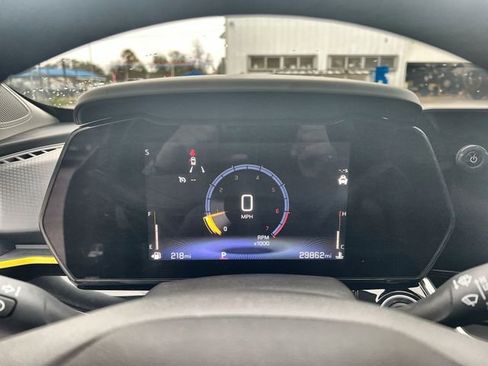 Used 2024 Chevrolet Trax ACTIV w/ Driver Confidence Package image 12