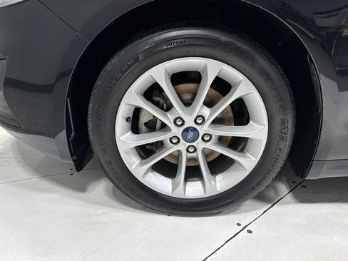 Used 2020 Ford Fusion SE FWD image 7