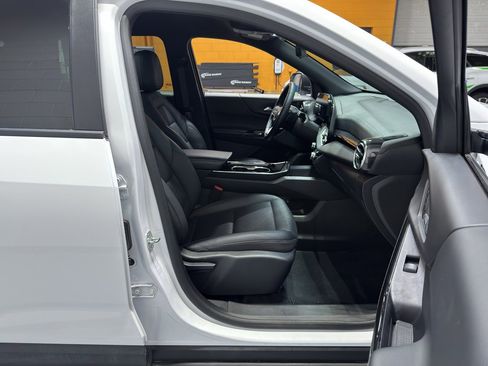 Used 2025 Chevrolet Equinox LT w/ Convenience Package II image 19