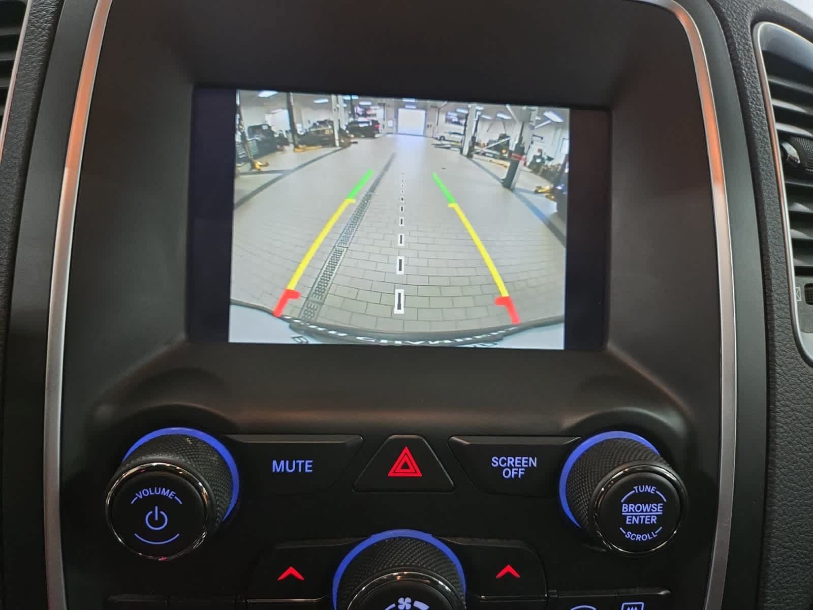 Used 2019 Dodge Durango SXT AWD/4WD image 16