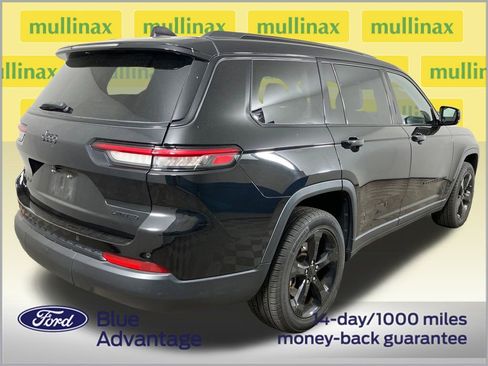Used 2023 Jeep Grand Cherokee L Limited w/ Black Appearance Package image 4