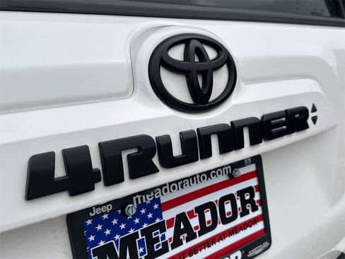 Used 2022 Toyota 4Runner SR5 Premium image 8