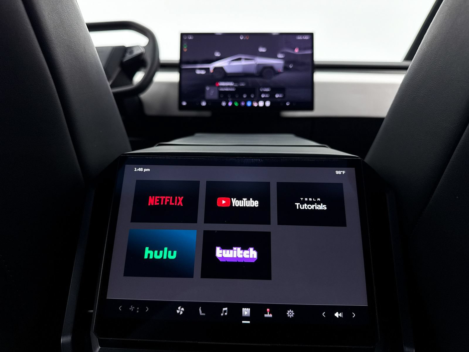 Used 2024 Tesla Cybertruck AWD Crew Cab image 32