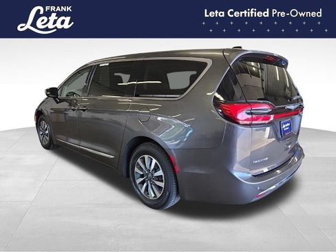 Used 2023 Chrysler Pacifica Limited FWD image 4