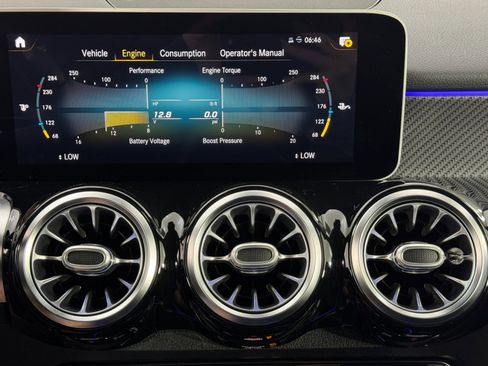 Used 2020 Mercedes-Benz GLB 250 GLB 250 w/ AMG Line image 21