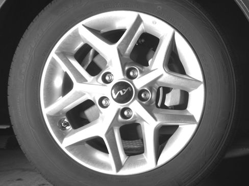 Used 2025 Kia Soul LX w/ LX Technology Package FWD image 16